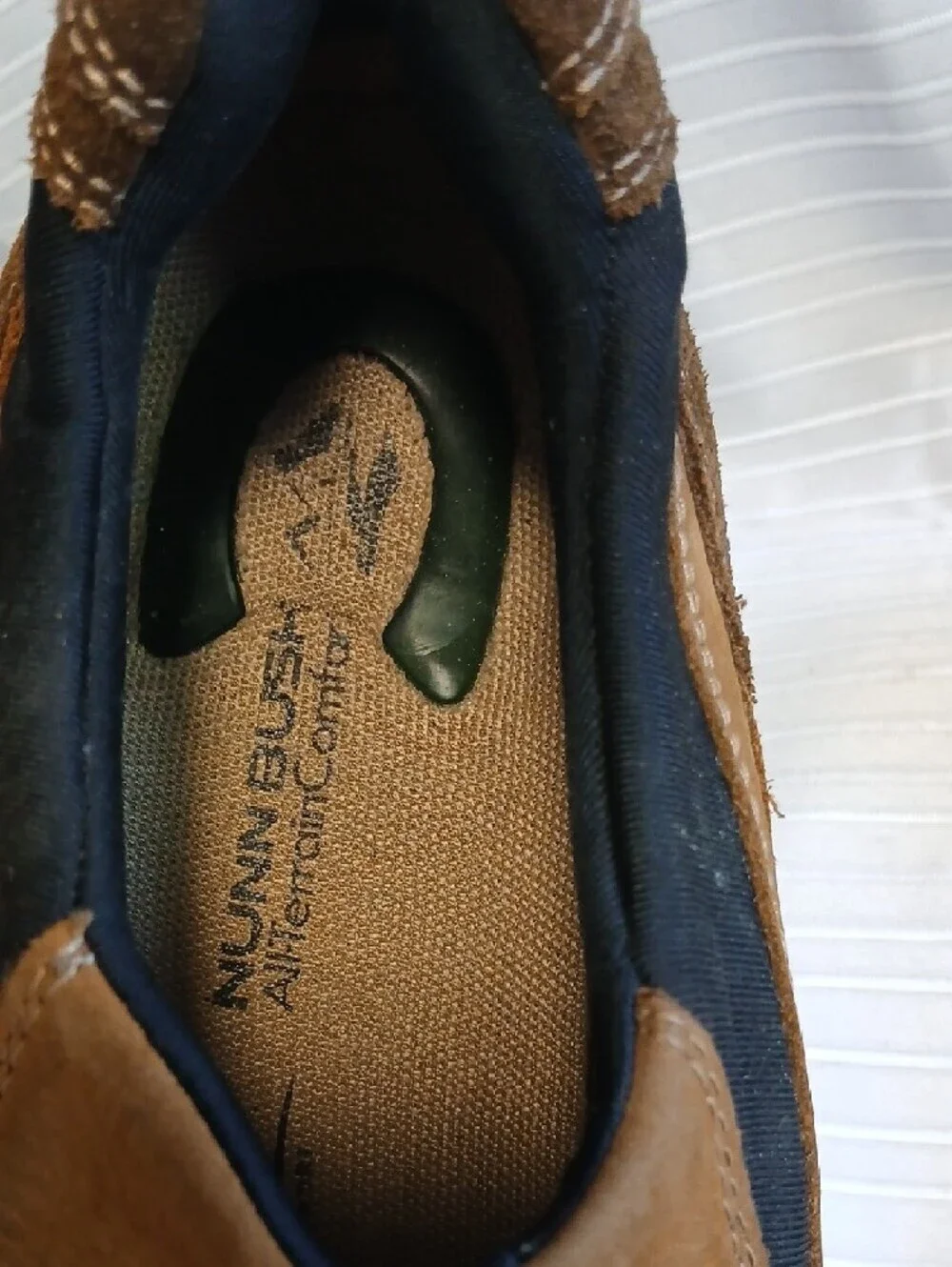 Nunn Bush Men's Tan and Brown Leather Slip-On Loafers